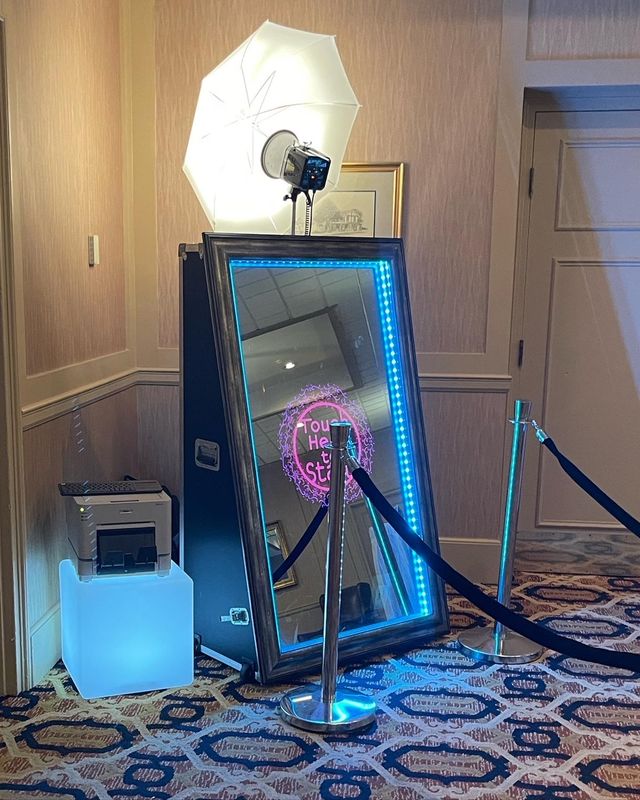 Magic Mirror Wedding Experience