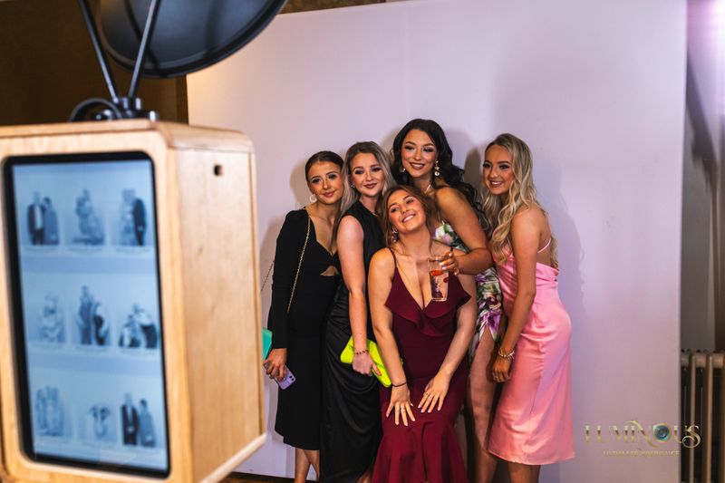 “Glam Booth”