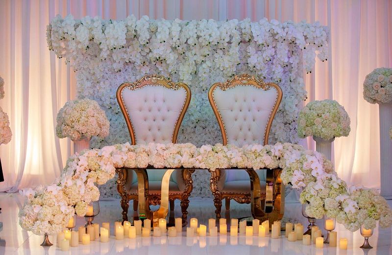 The Royal Moment-Flower Wall and Throne Chair