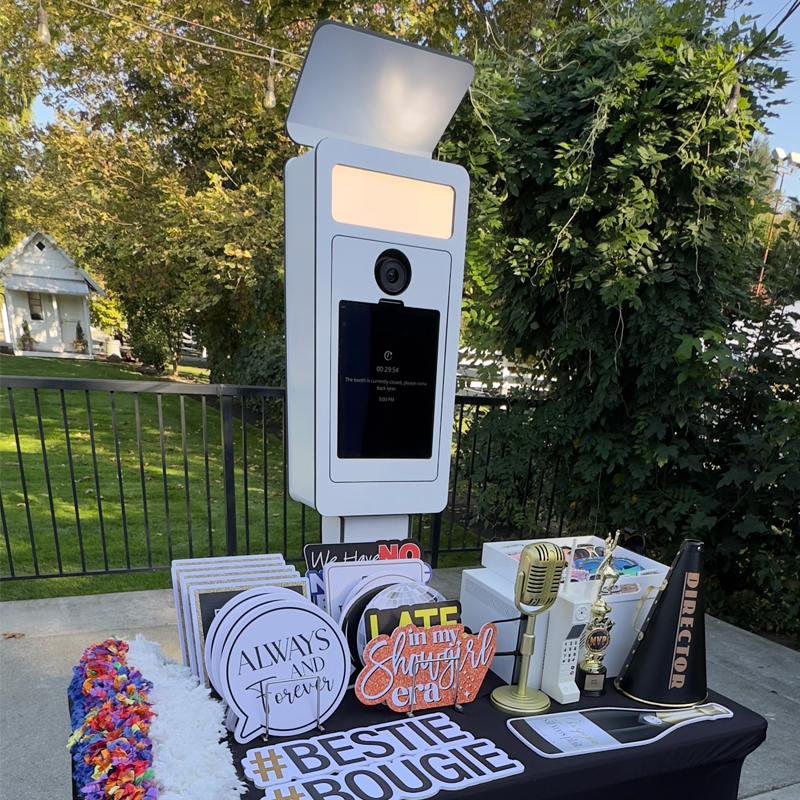 Pro Curve Photo Booth