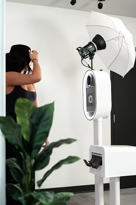 GLAM Photo Booth With Canon Camera High Quality 