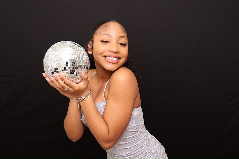 Glam Booth with Prints- 3 hours (Weddings/Social Events) $700