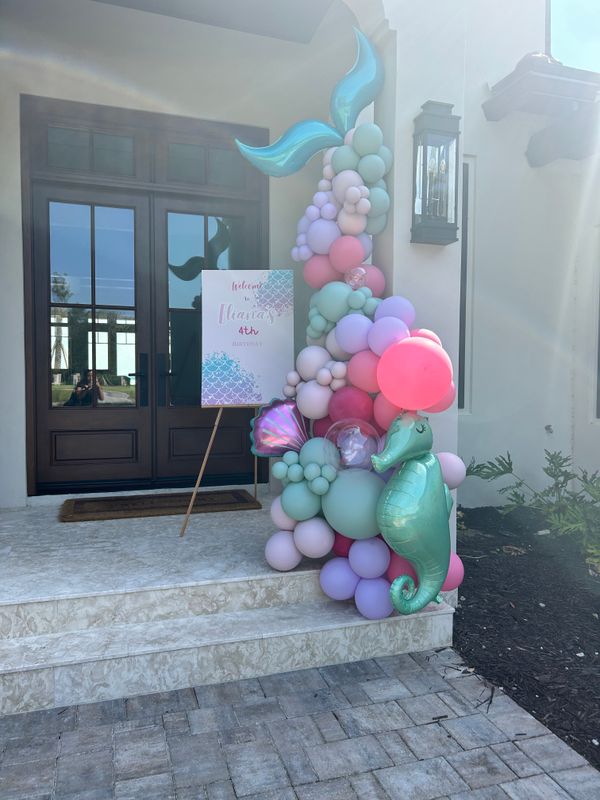 Custom Welcome Sign with Easel and Balloons