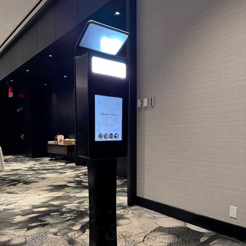 Dark Curve Photo Booth - Digital Sharing Only