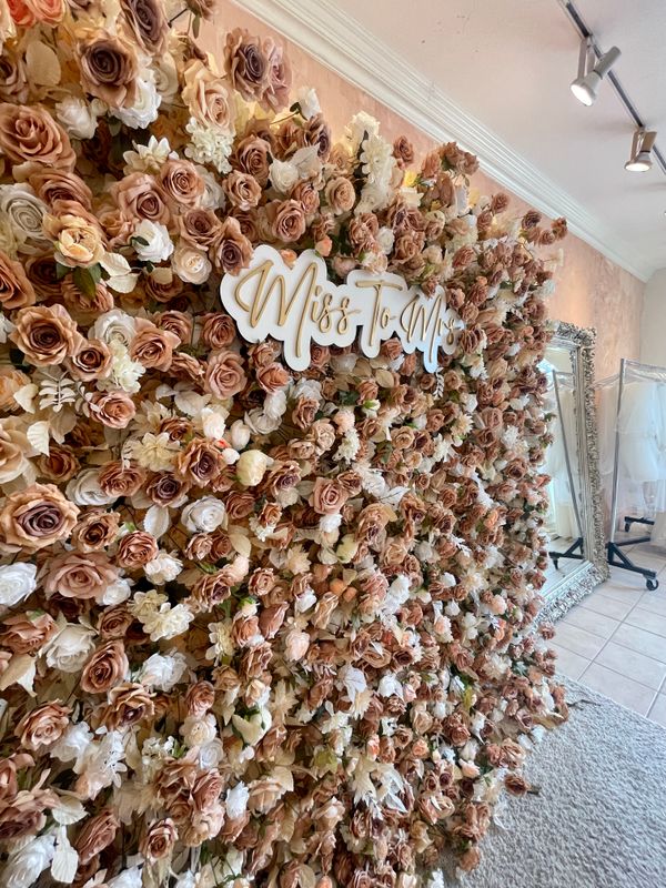 Tan & Beige Mixed Flower Wall