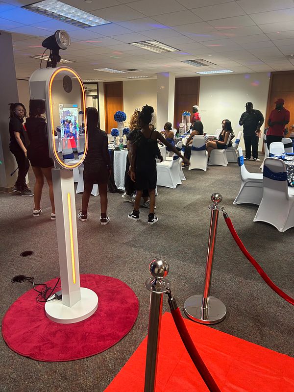 DSLR Selfie Booth Rental with Attendant