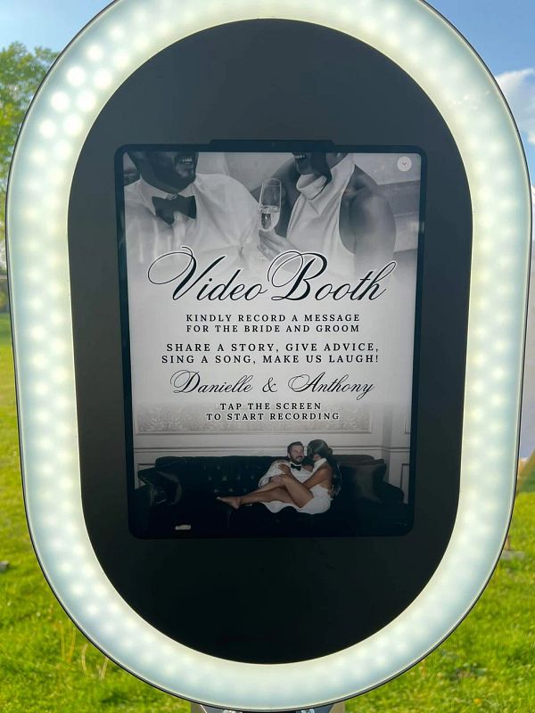 Timeless Snapshots - Video Guestbook