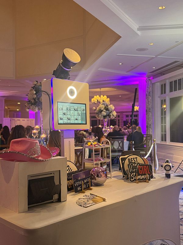 DSLR Booth with prints Complete Package