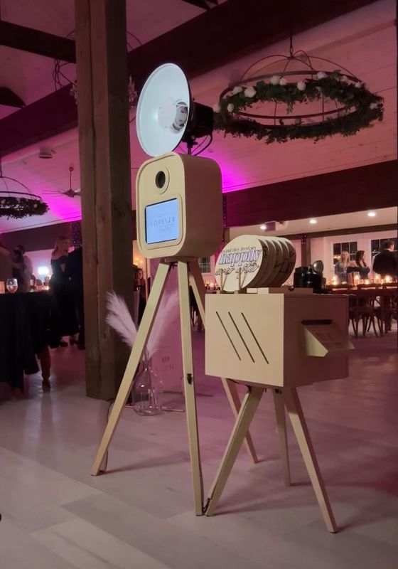 Modern Vintage Photo Booth: Luxe Package