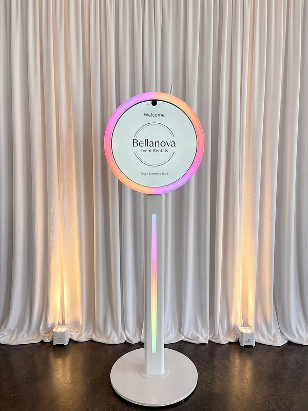 Cloee Photo Booth Package W/O Attendant