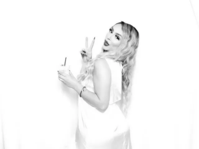 Glam Photo Booth