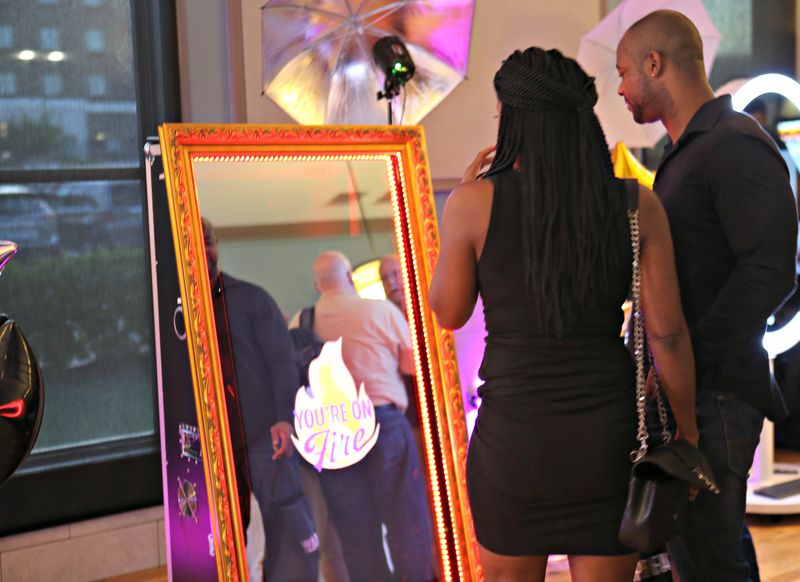 Mirror Booth Platinum Package