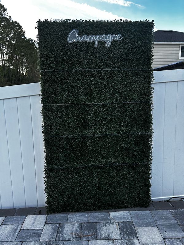 Greenery Champagne Wall