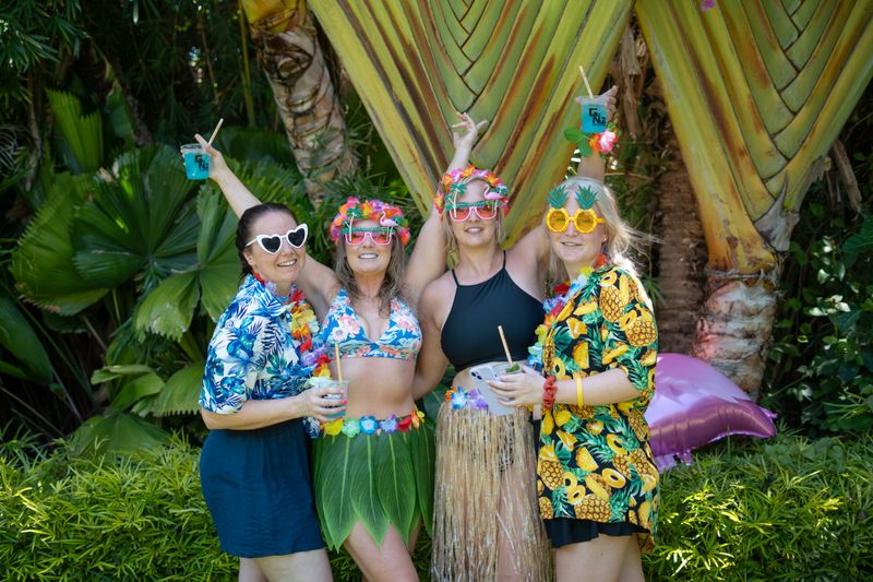 3 HOUR PRIVATE COCKTAIL PARTY / 6 - 19 GUESTS
