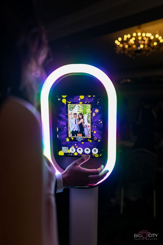 Deluxe Social Booth