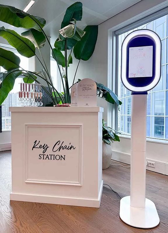 KEYCHAIN EXPERIENCE (100 keychains)