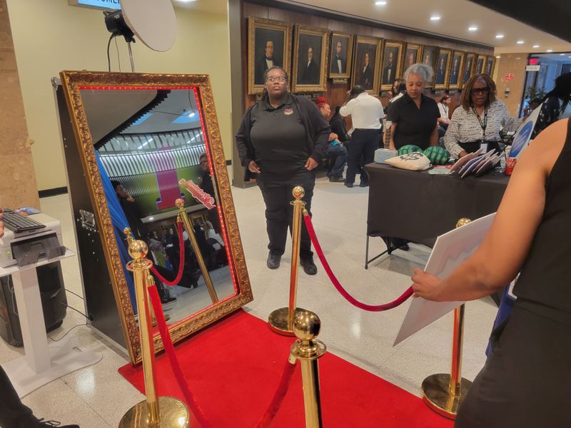 Mirror Booth