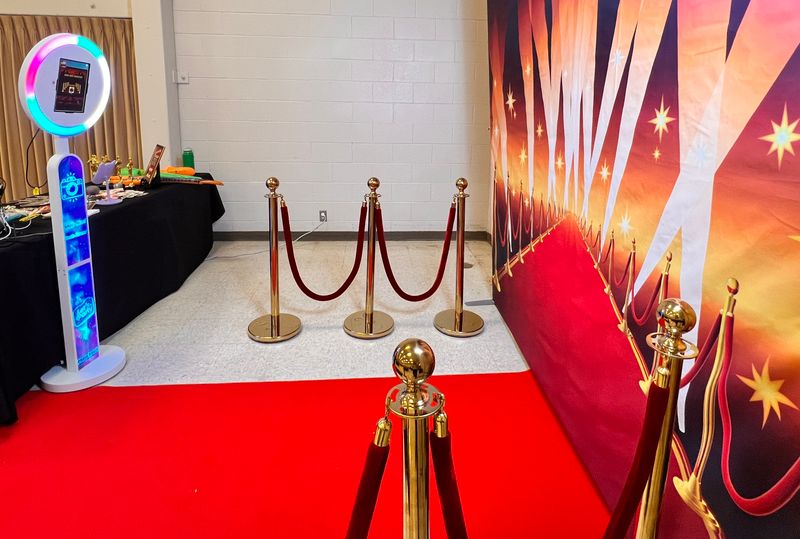 4-HOUR WEEKDAY SPECIALS DIGITAL SHARES