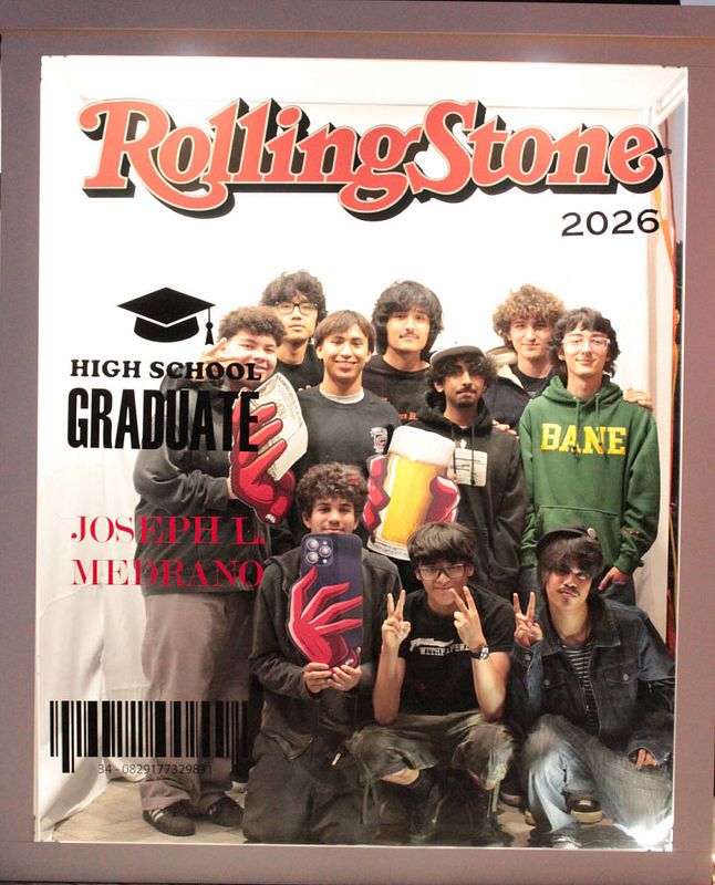 Full Service Magazine Photobooth