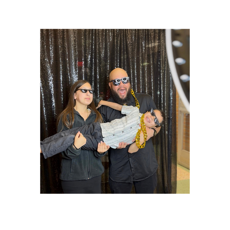 The Mini | 2-Hour Photo Booth