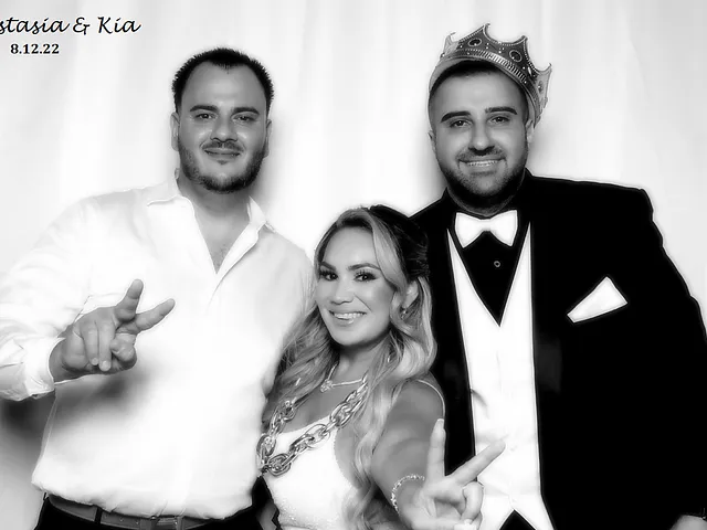 Kat’s Mobile Photobooth glam booth