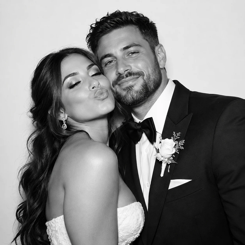 Glam B&W Photo Booth Experience — 4×6
