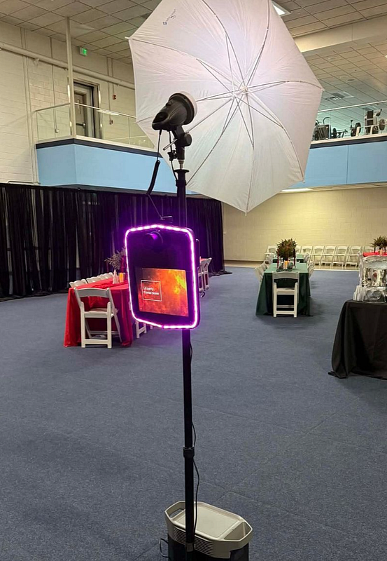DSLR Roaming Booth
