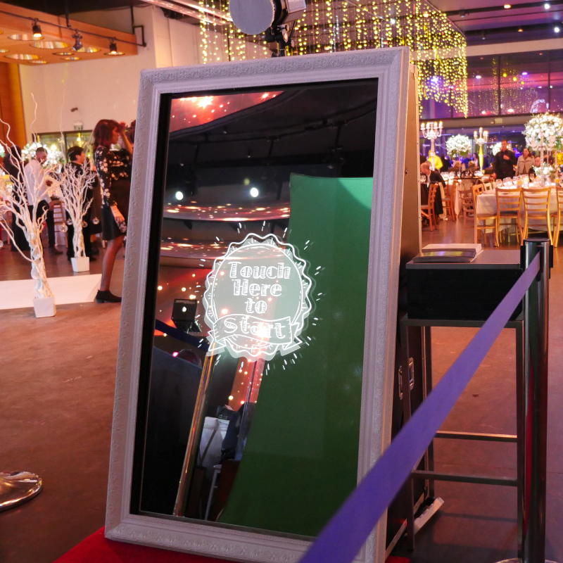 The Signature Mirror Booth-Framed edition