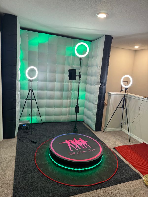 The Spotlight - 360 Spin Video Booth