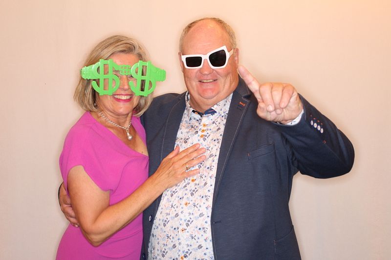 Print & Digital PHOTO BOOTH