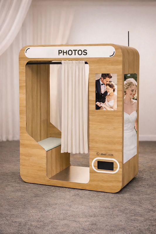 Enclosed Photo Booth w/Prints