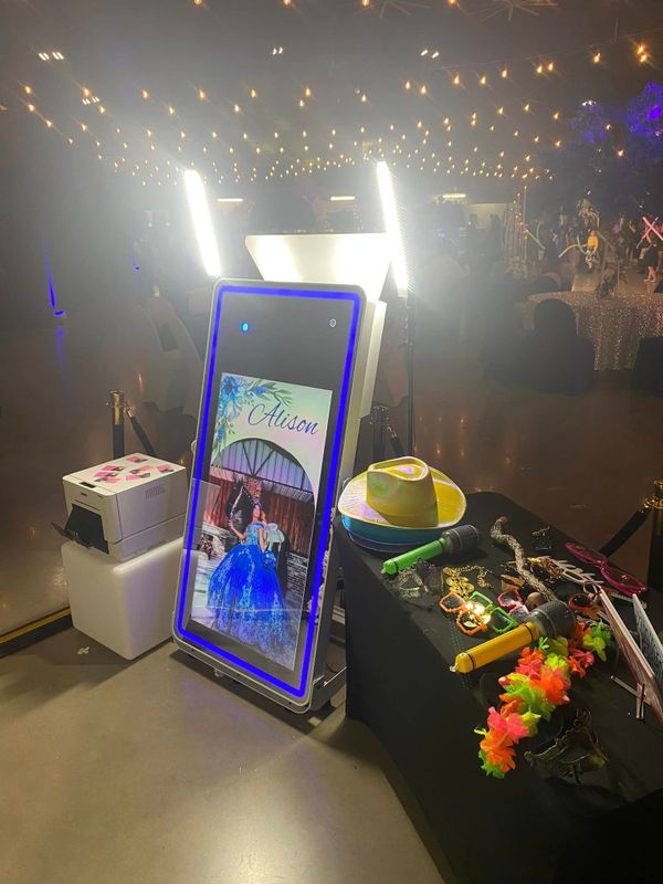 Mirror Standard Photo Booth