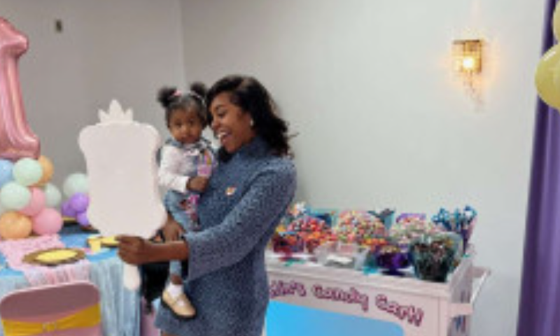 Selfie Mirror - Roaming Booth