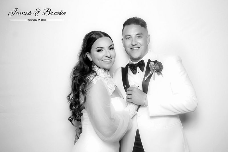 Glam Photobooth (Black & White Photos) 4 Hours