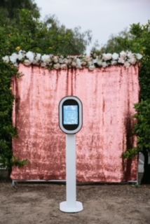 Photo Booth STANDARD (Digital + Prints)