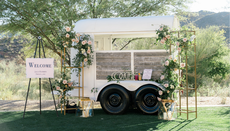 Milly Horse trailer bar