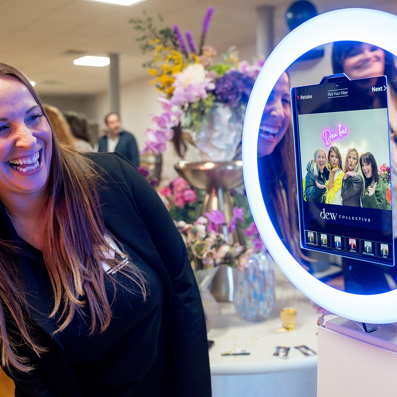 Selfie Station Essential Experience