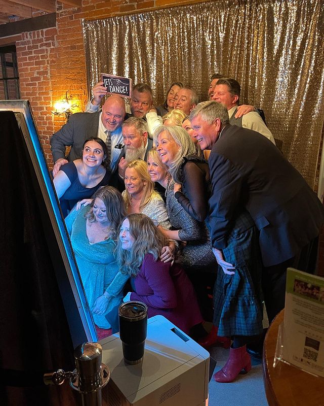 Magic Mirror Wedding Experience