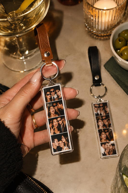Magic Mirror Photobooth & Keepsake Booth - Premium 