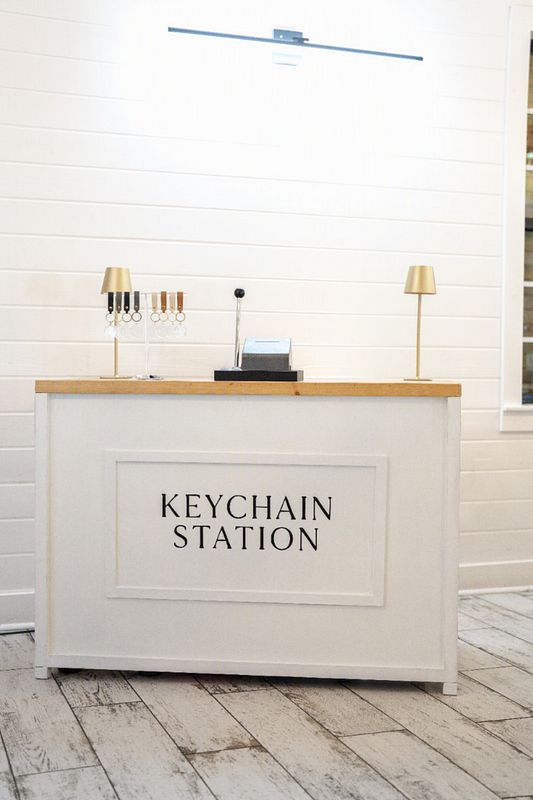 Signature Live Keychain Station