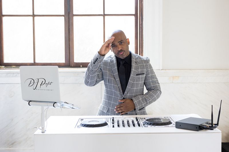 Wedding DJ Experience