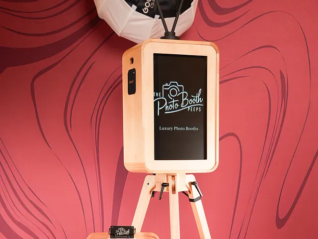 Vintage Heirloom Photo Booth 