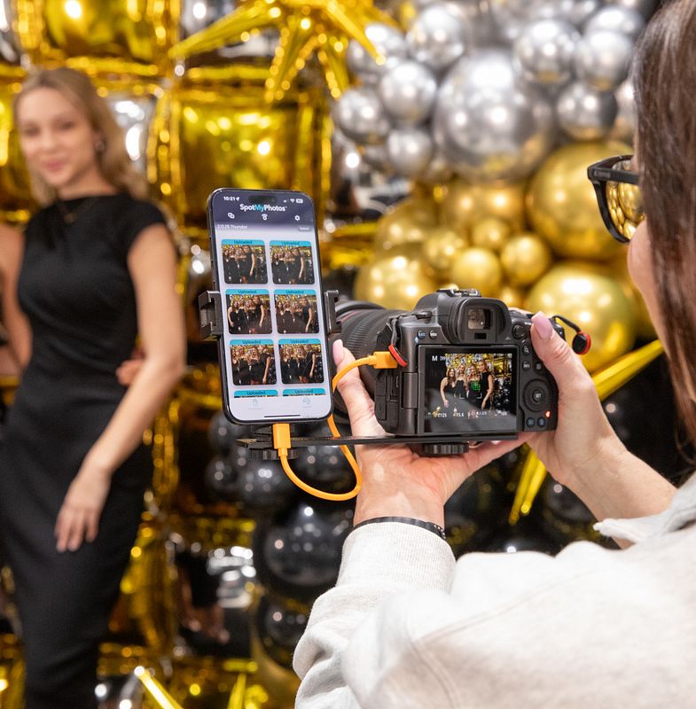 Face Detect Roaming Photographer