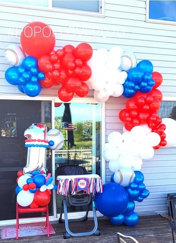 Grand Gesture Balloon Garland