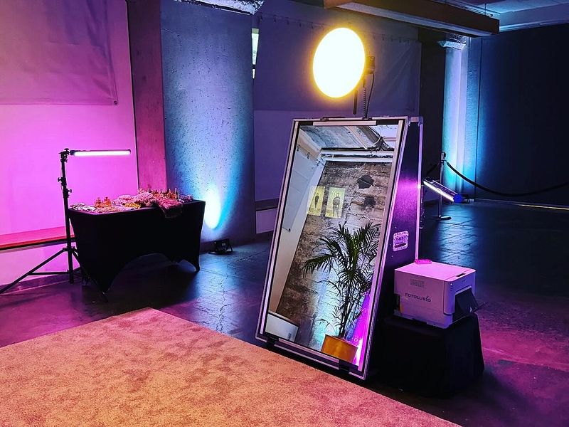 The Mirror Me Premium