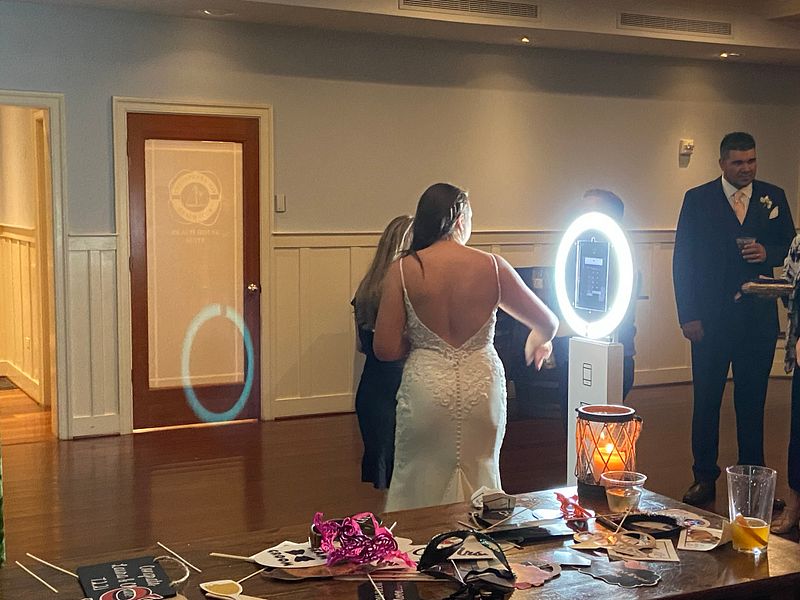 DigiPod with Booth Director — The Full-Service All-Digital Experience