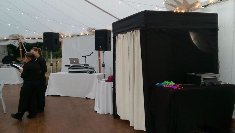 Classic 5x5 Enclosed Photo Booth (includes instant prints)