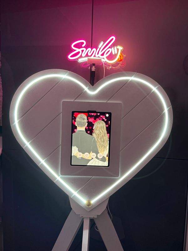 Heart shaped Pod 3hours £450 With Prints