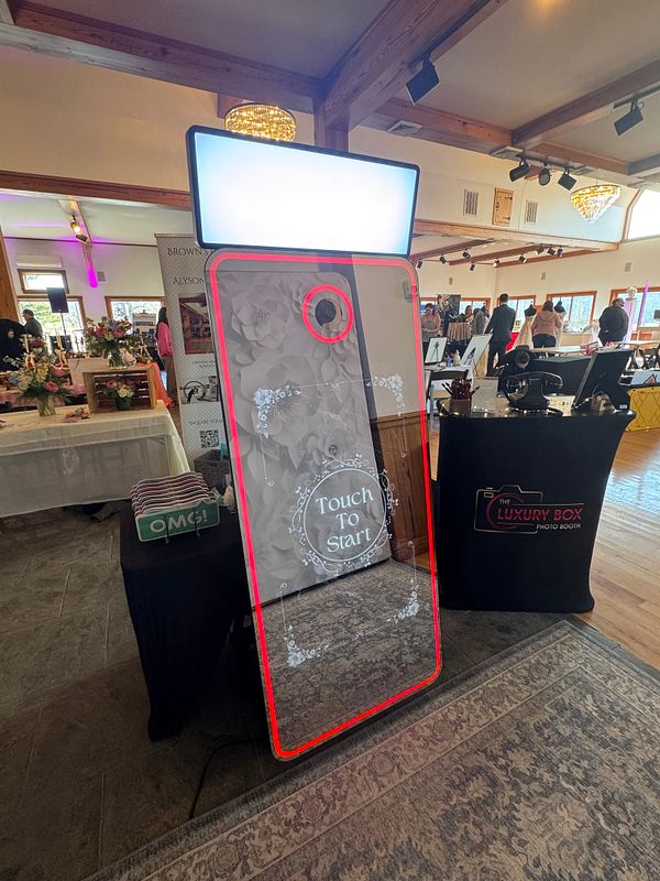 Magic Mirror Booth