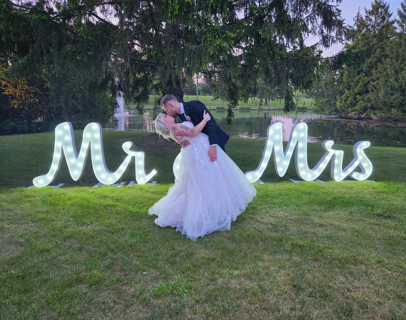 Mr & Mrs